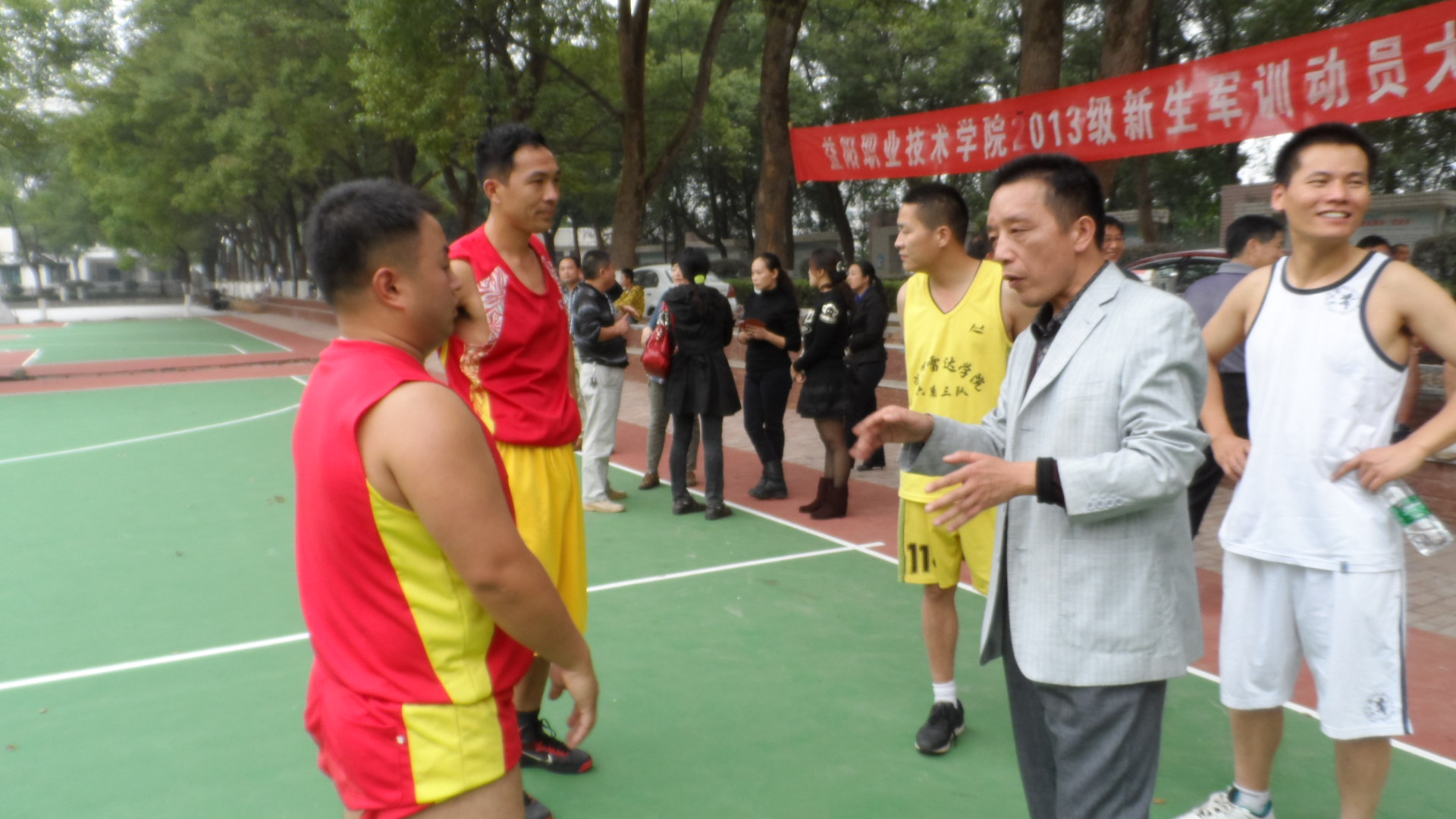 自封的王总教练在指导