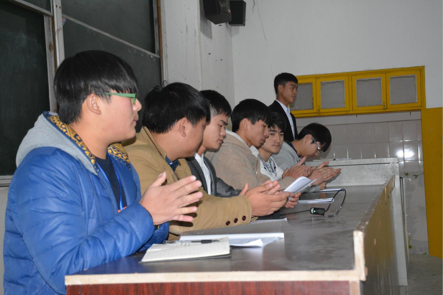 系团学会7名学生干部进行工作点评