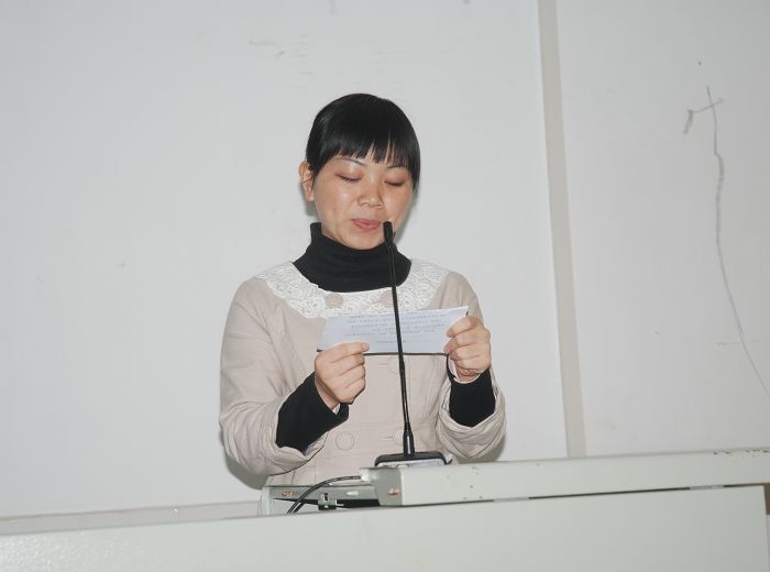 活动主持徐灿辉老师